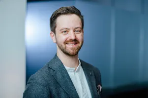 Mattia Nelles, CEO Deutsch-Ukrainisches Büro, Portrait.